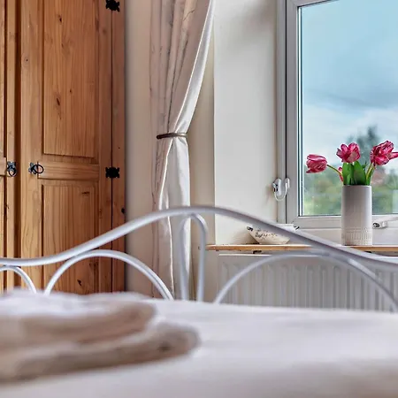 3 Bed In Ullock Sz043